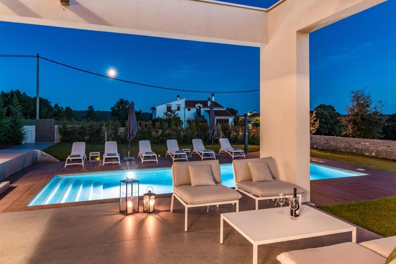 Villa Sabina Višnjan エクステリア 写真